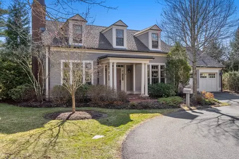 8 Kettle Ln #8, Weston, MA 02493