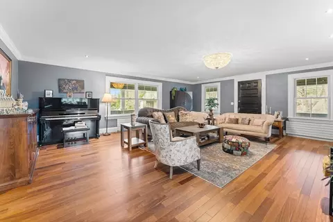 6 Chanticleer Dr, Beverly, MA 01915 photo 9