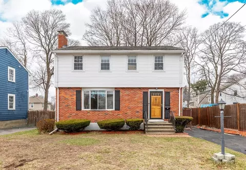 11 Wallace Rd, Quincy, MA 02169
