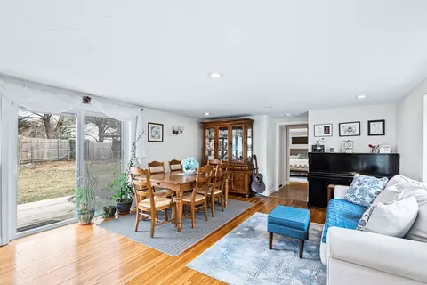 Dining - 59 Wapping Rd, Kingston, MA 02364 photo 3 of 4