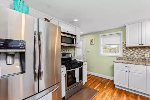 Kitchen - 59 Wapping Rd, Kingston, MA 02364 photo 3 of 3