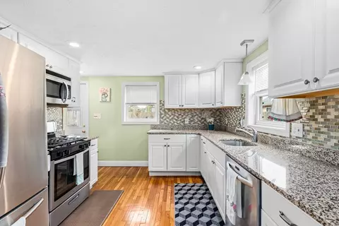 Kitchen - 59 Wapping Rd, Kingston, MA 02364 photo 2 of 3