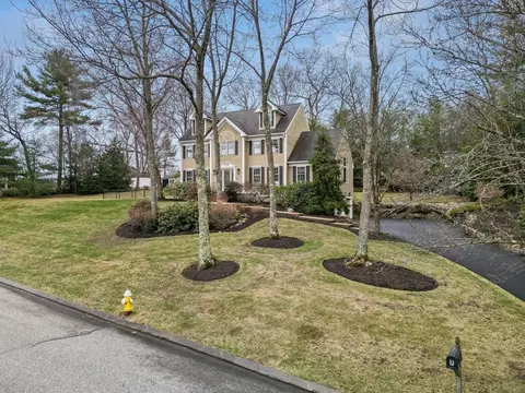 7 Derosier Dr, Middleton, MA 01949