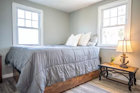 Bedroom - 10 Marilyn Rd, Bourne, MA 02532 photo 3 of 3