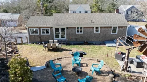 Exterior - 10 Marilyn Rd, Bourne, MA 02532 photo 2 of 4