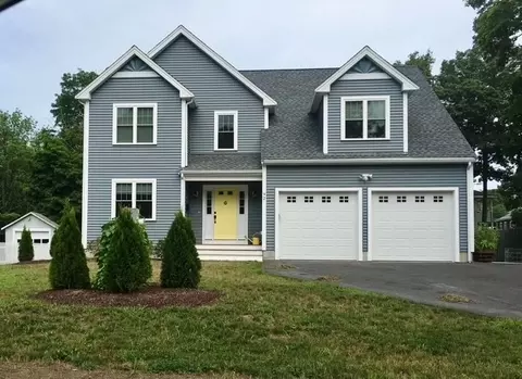 92 Pleasant St, Franklin, MA 02038