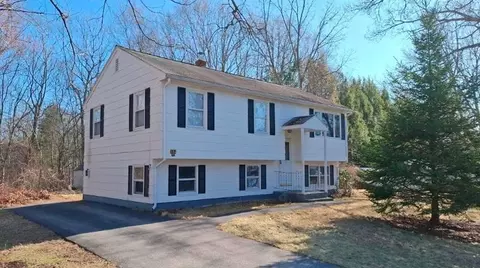 32 Third St, Webster, MA 01570