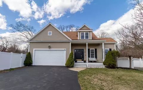 19 Kenney Dr, Medway, MA 02053
