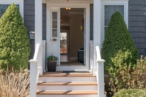 12 Neponset Ct, Boston, MA 02131