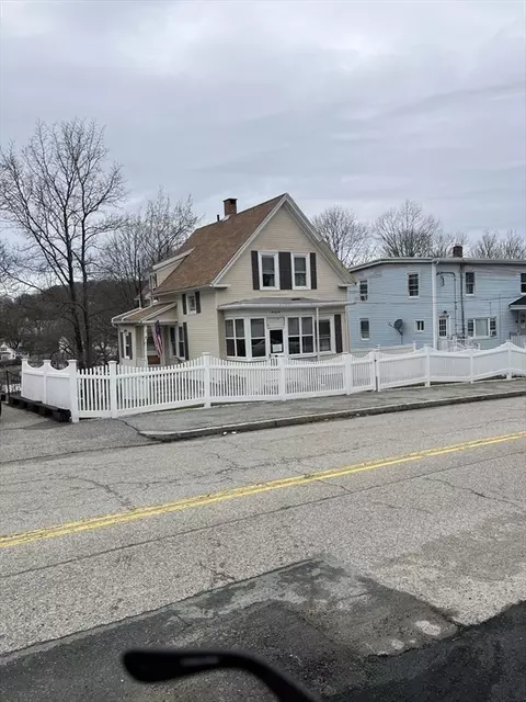 22 Commonwealth Ave, Worcester, MA 01604 photo 2