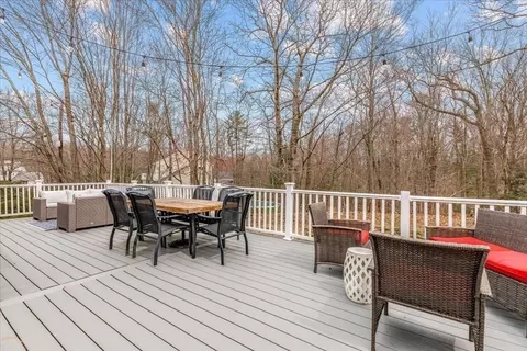 1 Country Ln, Hingham, MA 02043 photo 3