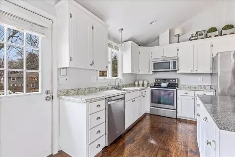 1 Country Ln, Hingham, MA 02043 photo 12