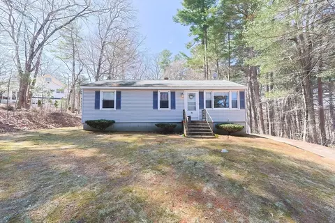 26 Huguenot Rd, Oxford, MA 01540
