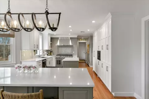 Kitchen - 10 Edgar Walker Ct, Hingham, MA 02043 photo 7 of 8