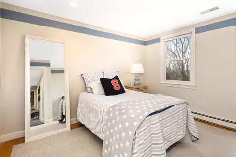 Bedroom - 10 Edgar Walker Ct, Hingham, MA 02043 photo 4 of 6