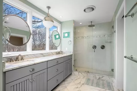 Bath - 10 Edgar Walker Ct, Hingham, MA 02043 photo 2 of 5