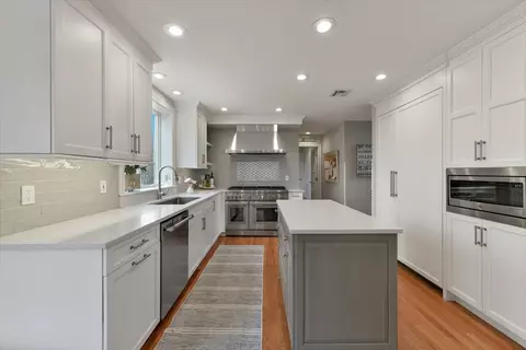Kitchen - 10 Edgar Walker Ct, Hingham, MA 02043 photo 3 of 8