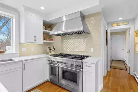 Kitchen - 10 Edgar Walker Ct, Hingham, MA 02043 photo 5 of 8