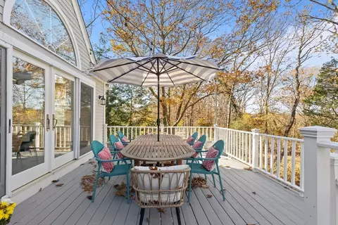 Exterior - 10 Edgar Walker Ct, Hingham, MA 02043 photo 3 of 8