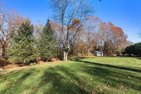 Exterior - 10 Edgar Walker Ct, Hingham, MA 02043 photo 7 of 8