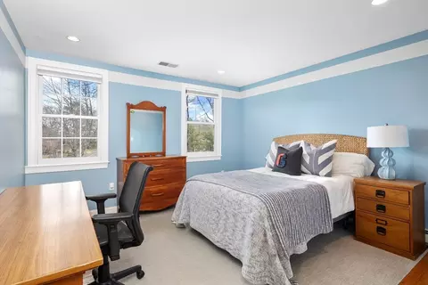 Bedroom - 10 Edgar Walker Ct, Hingham, MA 02043 photo 5 of 6
