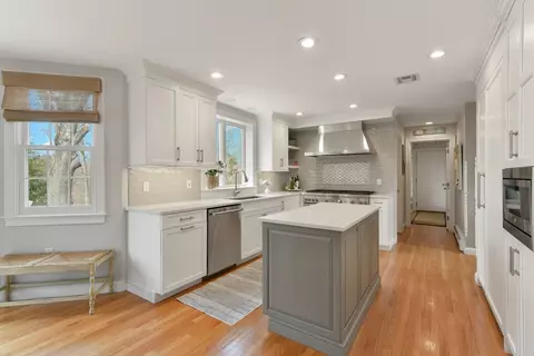 Kitchen - 10 Edgar Walker Ct, Hingham, MA 02043 photo 2 of 8