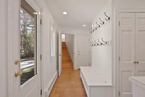 Entry Way - 75 Westcott Rd, Harvard, MA 01451 photo 4 of 5