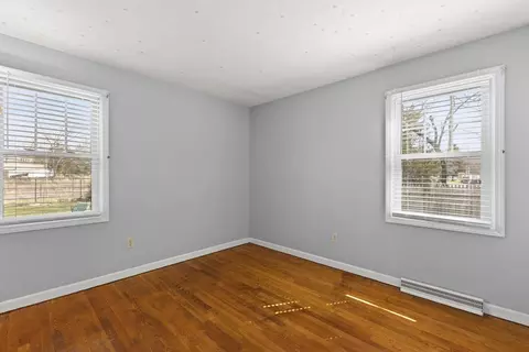 Bedroom - 10 White St, Acushnet, MA 02743 photo 8 of 10