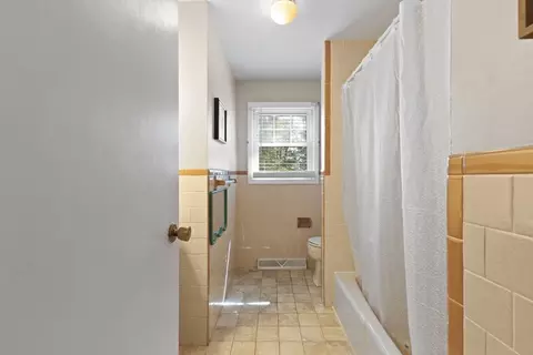 Bath - 10 White St, Acushnet, MA 02743 photo 1 of 1