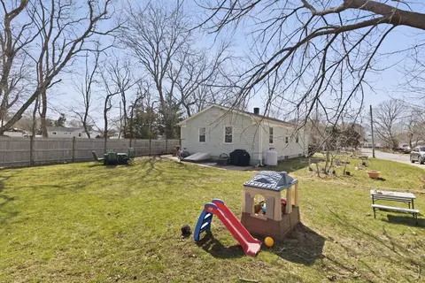 Exterior - 10 White St, Acushnet, MA 02743 photo 5 of 6