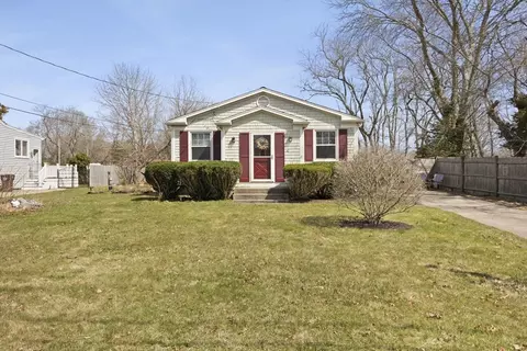 Exterior - 10 White St, Acushnet, MA 02743 photo 2 of 6