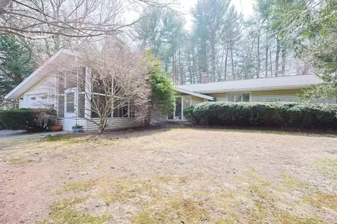 10 Corrine Dr, Framingham, MA 01701