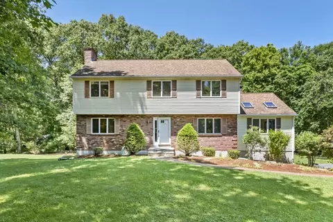 24 Woodridge Ln, Ashland, MA 01721