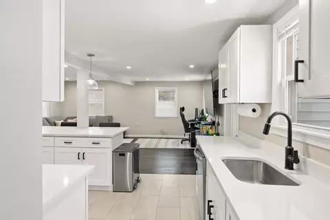 Entry Way - 11 Appleton Ter, Everett, MA 02149 photo 1 of 3