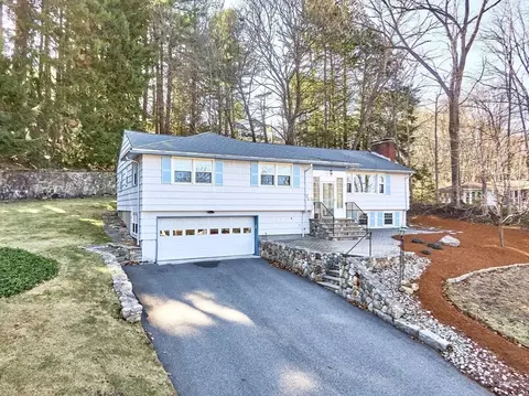 7 Joyce Ter, Andover, MA 01810