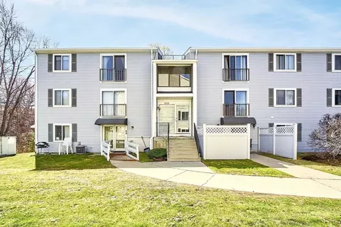 8 Village Way #4, Natick, MA 01760