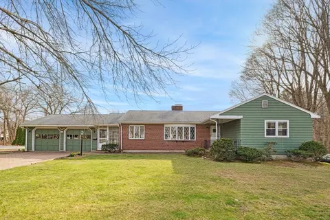 480 West St, Reading, MA 01867