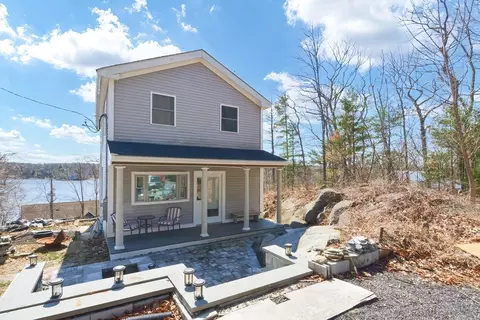 71 Uxbridge Rd, Mendon, MA 01756 photo 2