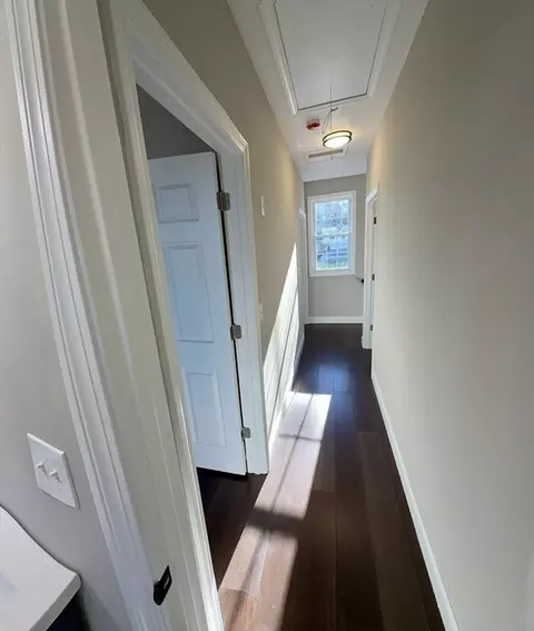 Entry Way - 23 Ferdinand St, Worcester, MA 01603 photo 4 of 7