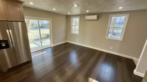 Living - 23 Ferdinand St, Worcester, MA 01603 photo 3 of 7