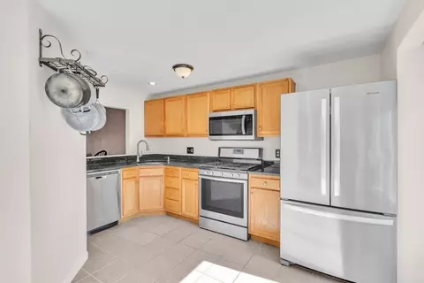 Kitchen - 7 Deer Path #2, Maynard, MA 01754 photo 2 of 3