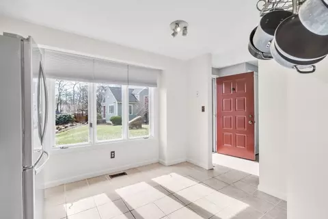 Entry Way - 7 Deer Path #2, Maynard, MA 01754 photo 2 of 4