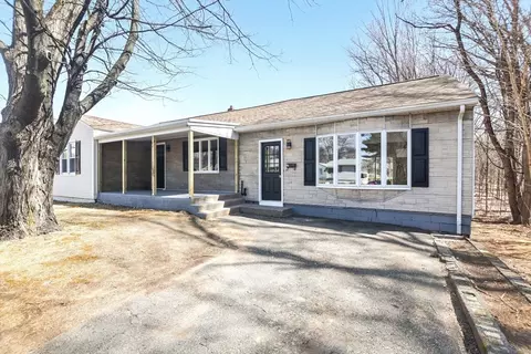 27 Janine St, Chicopee, MA 01013