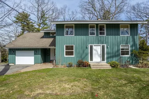 88 Lakeview Rd, Framingham, MA 01701