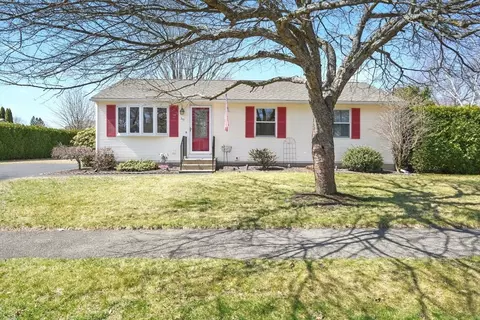 319 Casey Dr, Chicopee, MA 01020