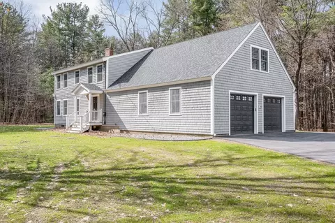 Exterior - 29 Washington St, Boxford, MA 01921 photo 3 of 6