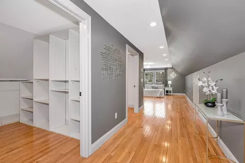 Entry Way - 29 Washington St, Boxford, MA 01921 photo 4 of 4