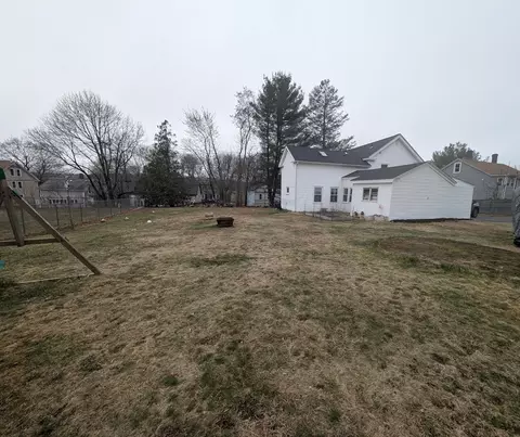 250 N Main St, Webster, MA 01570 photo 2