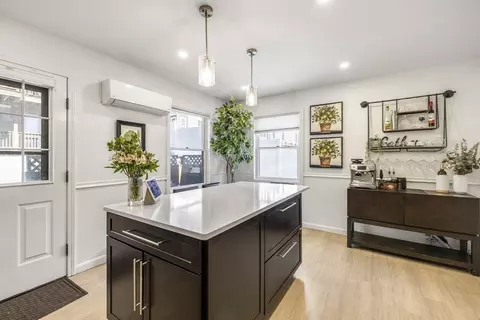 364 E 8th St, Boston, MA 02127