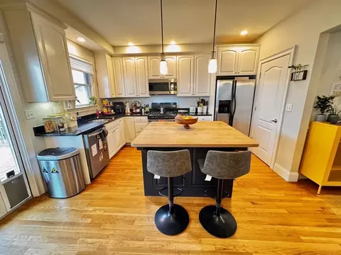 515 E 8th St #1, Boston, MA 02127 photo 3